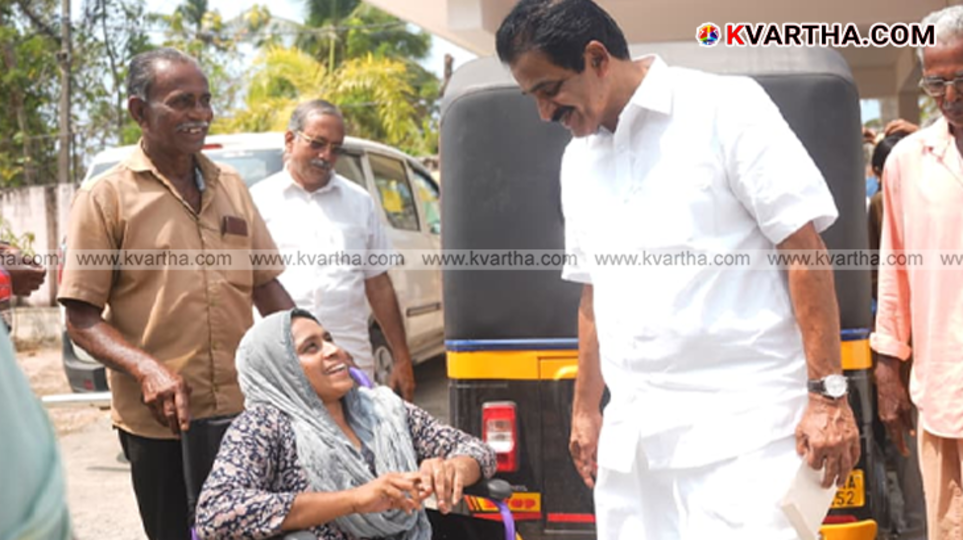  KC Venugopal MP addressing officials during the DISHA review meeting at Alappuzha Collectorate.