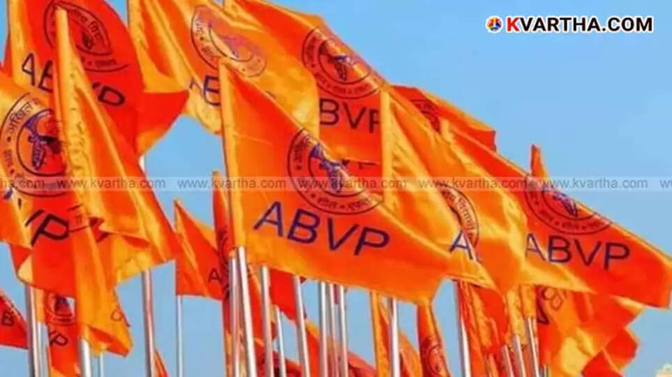 ABVP members protesting in Thampanoor, Thiruvananthapuram.