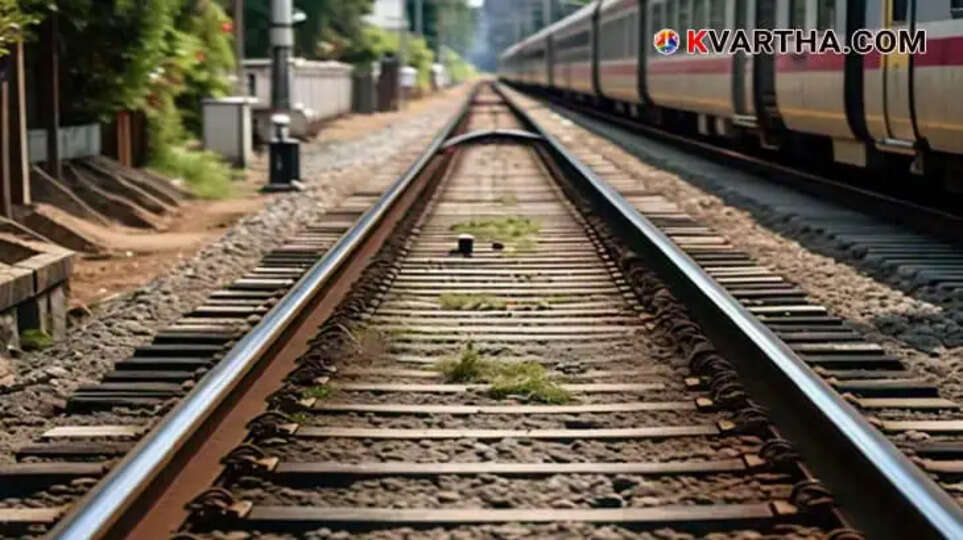 Youth dies after falling from moving train in Malappuram Tirur