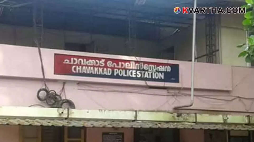 Five Police Officers Injured, Two Stabbed During Arrest Attempt in Thrissur Chavakkad