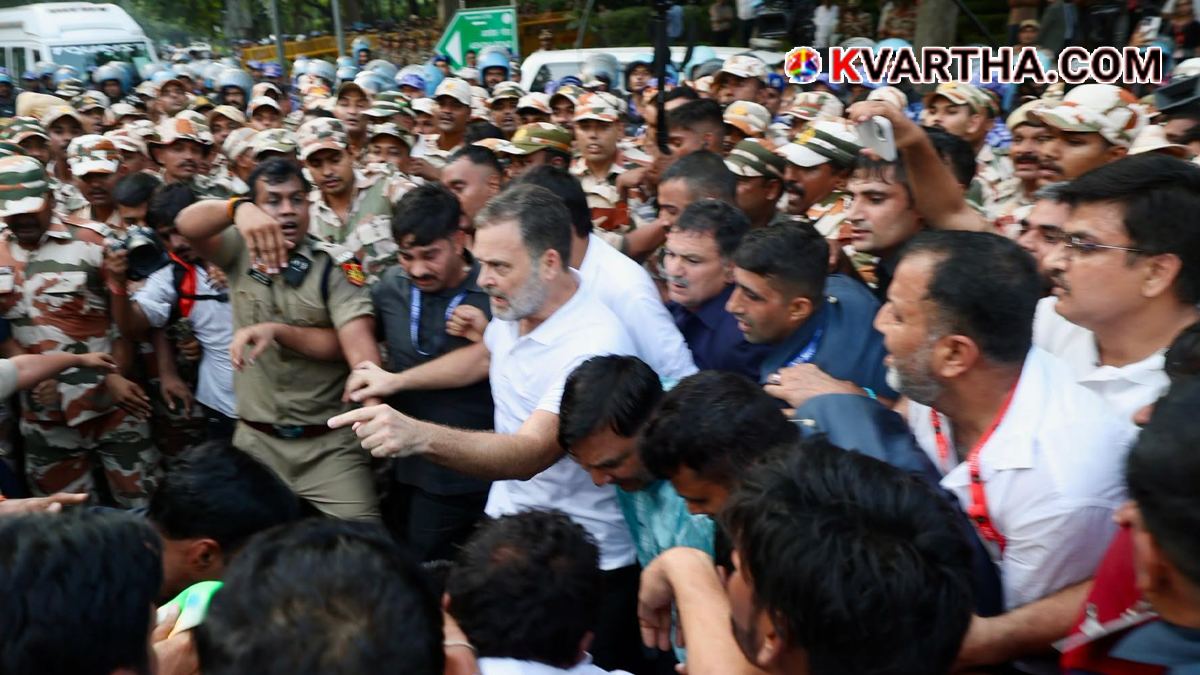 Image reflecting Rahul Gandhi and Priyanka Gandhi detention during Delhi protest