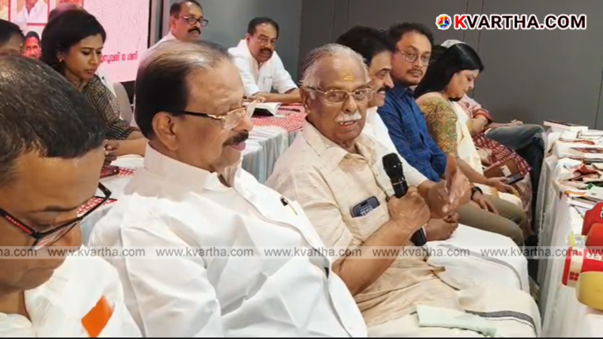 T Padmanabhan writer at book release function in Kannur