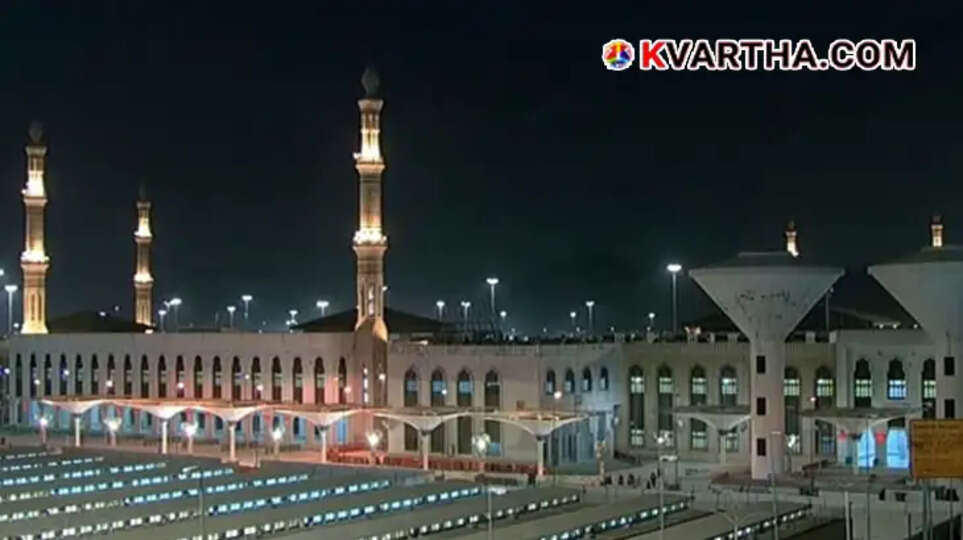 Scenic view of Masjid al-Namirah in Makkah filled with pilgrims for the Arafat Day sermon