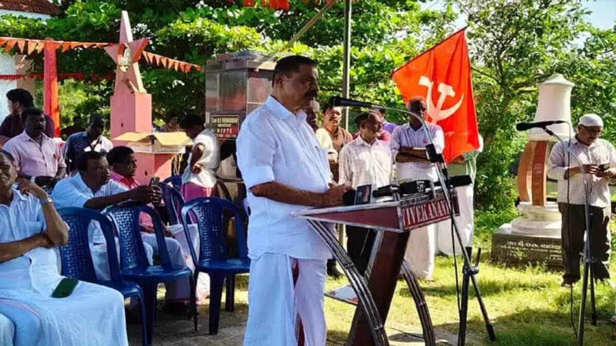 MV Govindan making a statement