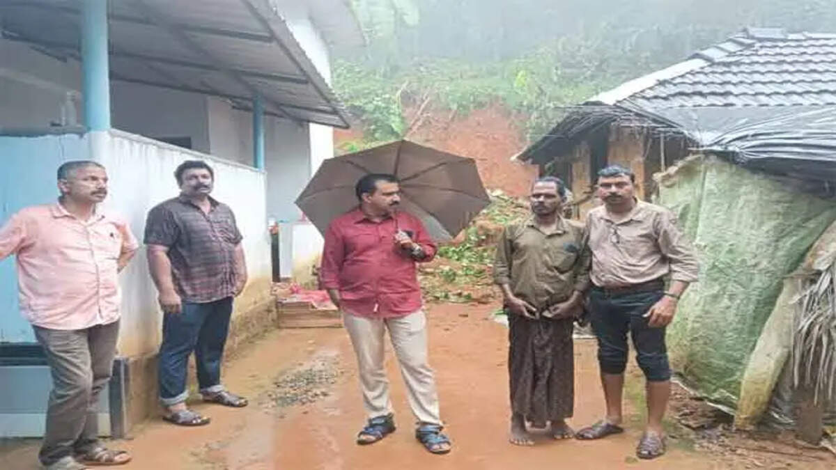 Kerala, tribal, forest, rescue, tahsildar, Kolayad, safety, food, India, humanitarian aid