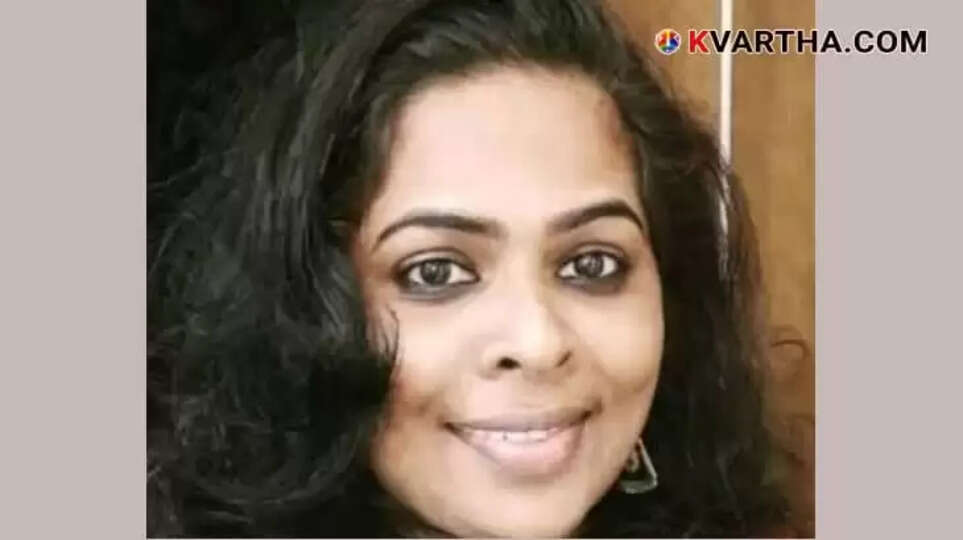  Teacher Found Dead in Chalakudy River After Calling Daughter