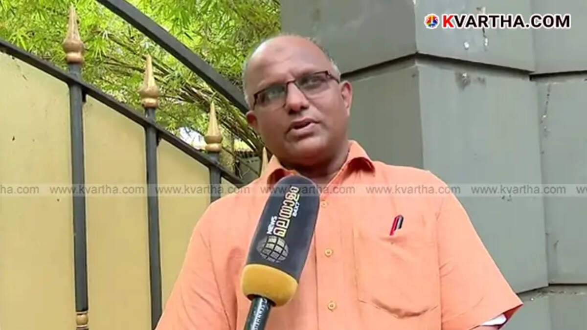 Image of Workshop Manager speaking to media.