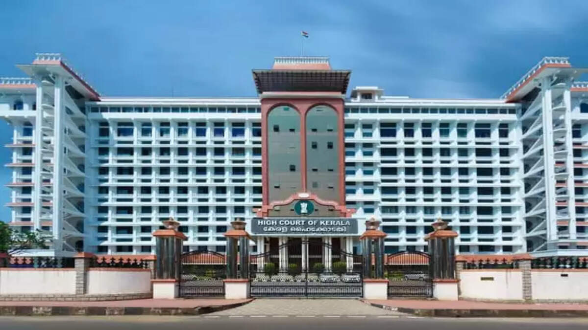 High Court Rejects Plea to Regulate Wayanad Relief Funds, Reject, High Court, Plea, Fund. 