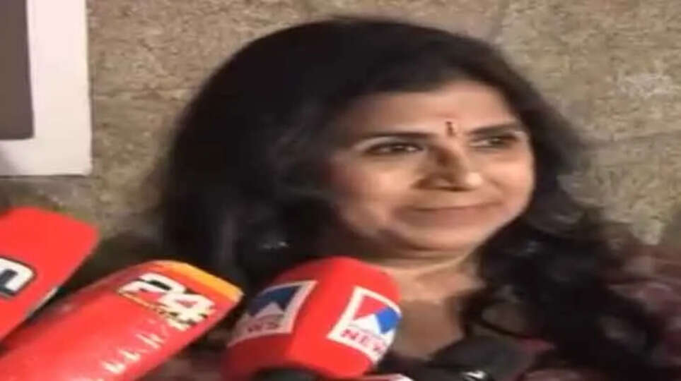 Simi Rose Bell John Allegations Against VD Satheesan