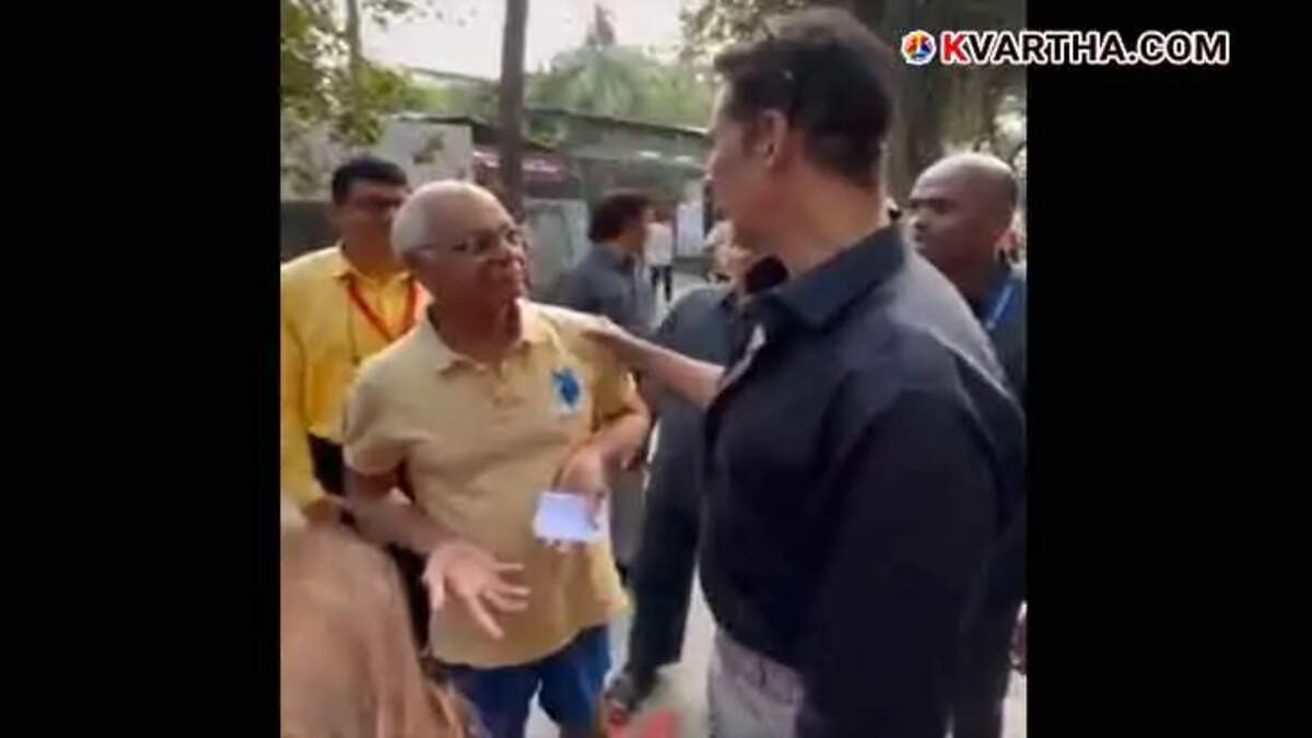 Complaint Against Akshay Kumar Over Damaged Juhu Beach Toilet