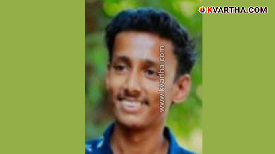 Exterior view of Kannur Sky Palace Bar Hotel building.