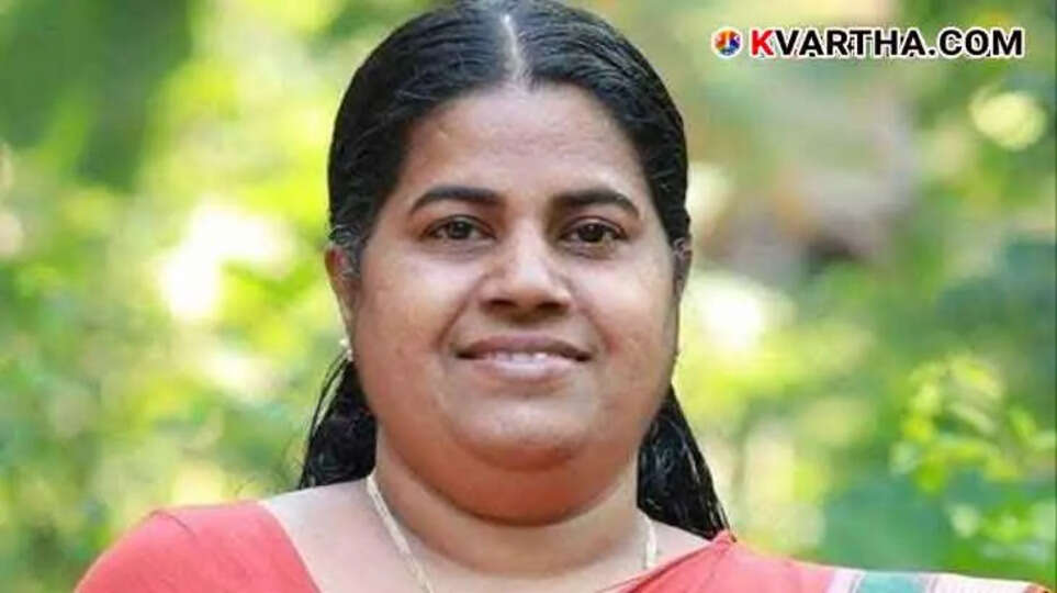 KK Ratnakumaari becomes Kannur District Panchayat President