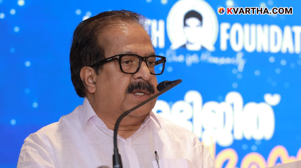 Ramesh Chennithala addressing a press conference.