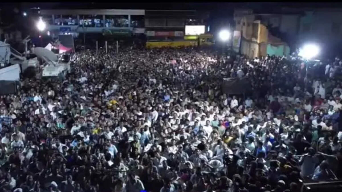 Massive Crowd Turns Out for PV Anvar's Meeting, Amidst Rumors of New Party