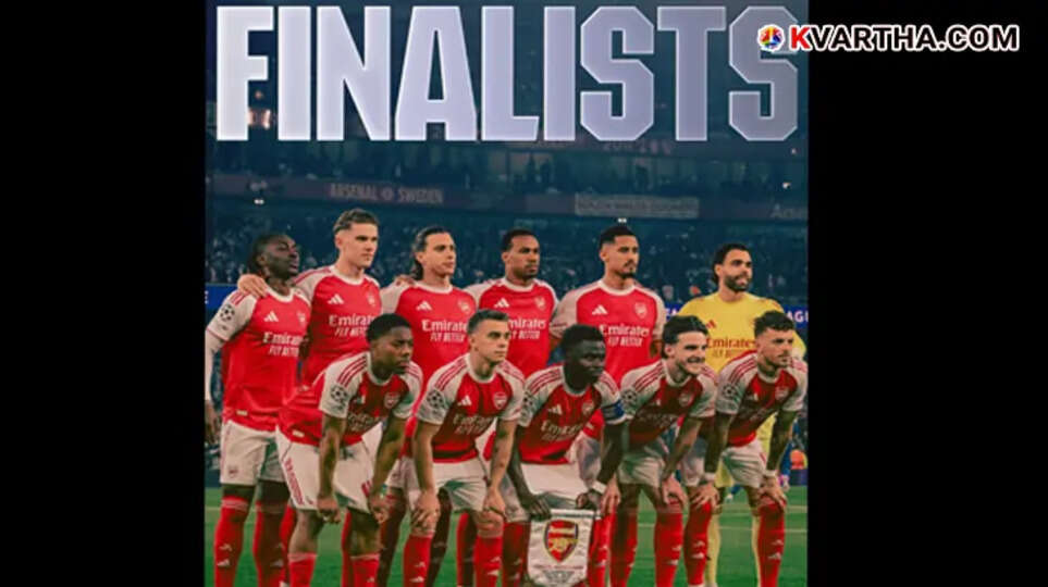 &nbsp;Arsenal football team celebrating their victory in Champions League semi final