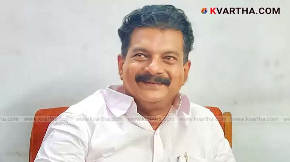  P.V. Anvar speaking at a press conference, challenging UDF leadership.
