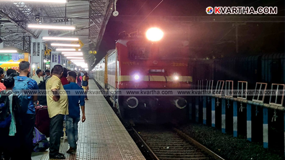 Image of a railway platform and track.