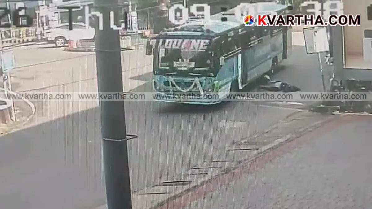 Kannur Thavakkara bus accident