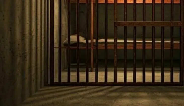 Accused in murder case dead in lockup; Three policemen were suspended