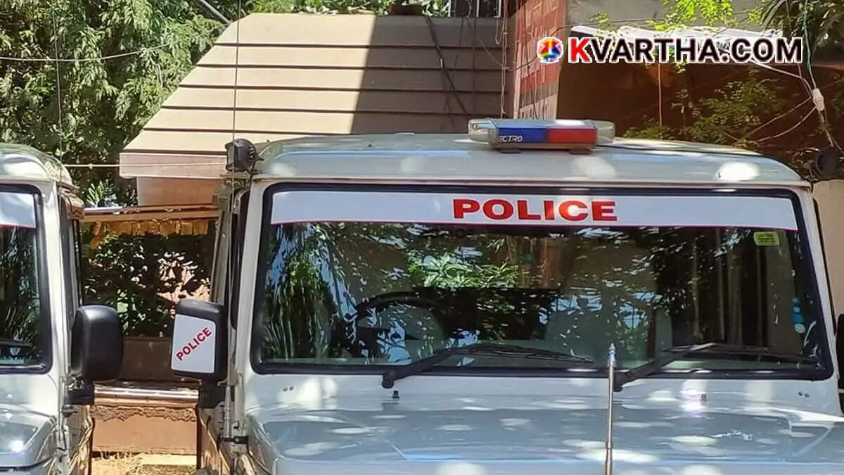  Image Representing Illicit liquor found in 10th-grade student's bag in Thamarassery; police seize 28 liters, register case against absconding seller.
