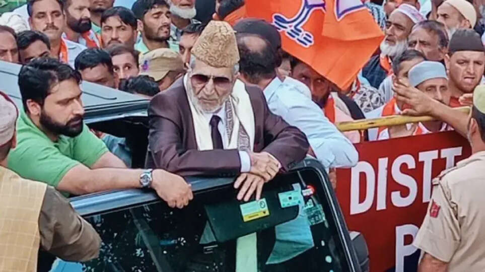 BJP Compares Mushtaq Bukhari to Gandhi and Mandela