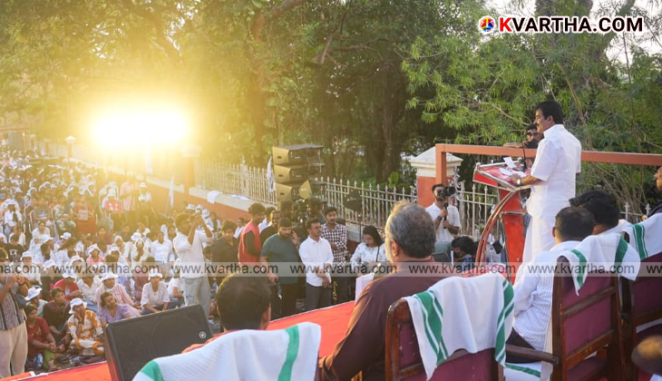 KC Venugopal MP inaugurating the UNA nurses strike in Thiruvananthapuram