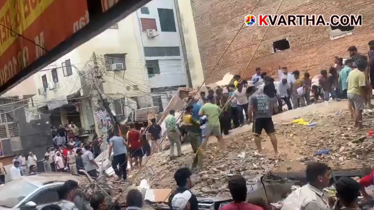 Representational image reflecting building collapse and rescue context in Satya Niketan, Delhi