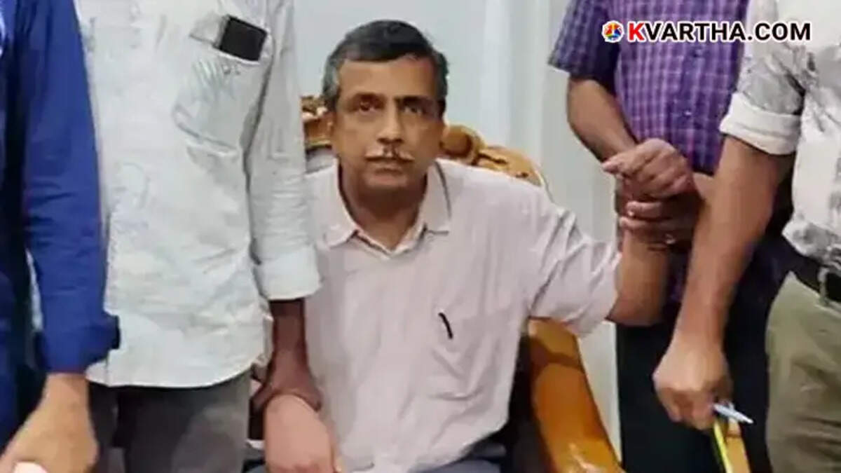 Alex Alex Mathew, Indian Oil Corporation Deputy General Manager, arrested in Thiruvananthapuram for bribery.