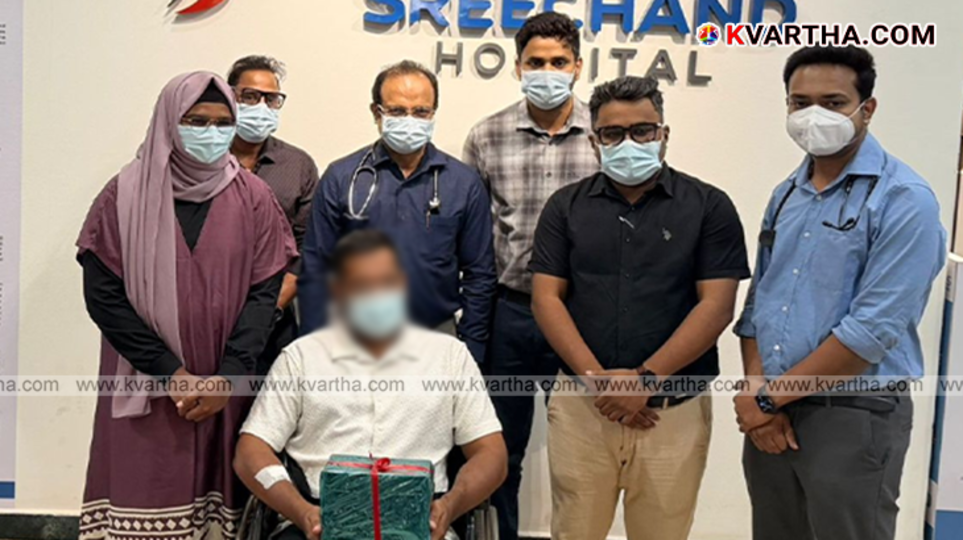 Medical team celebrating first robotic kidney transplant in Kannur