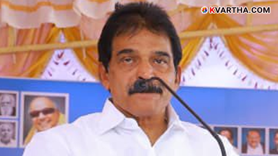 AICC General Secretary KC Venugopal speaking to the media in Alappuzha.