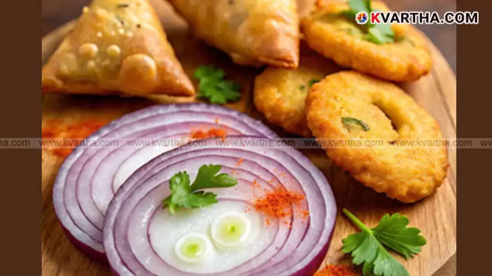 Raw onion slices with fried food