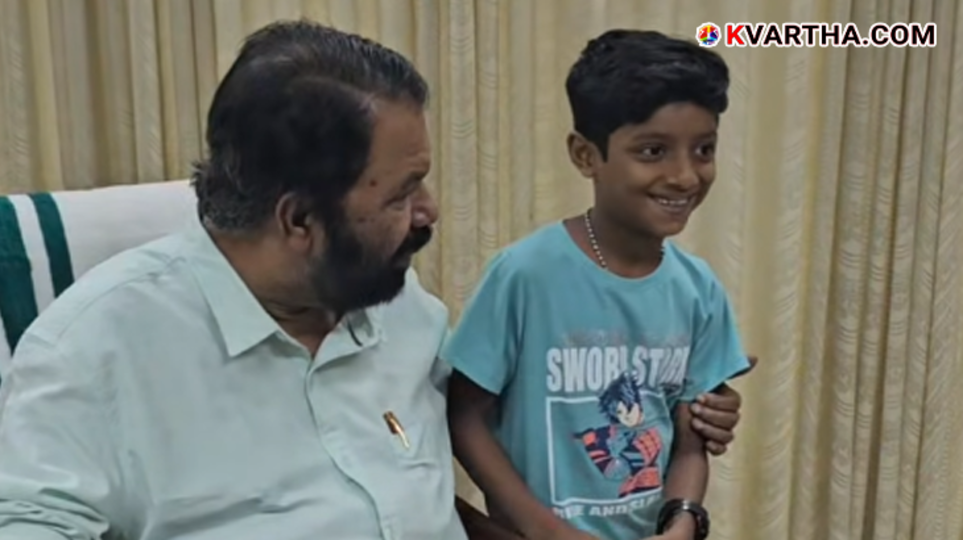 Kerala Education Minister V. Sivankutty meeting student Ahan Anoop.