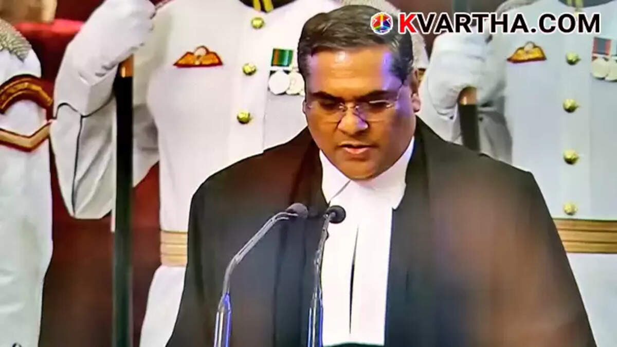 Justice Sanjiv Khanna takes oath as Chief Justice of India