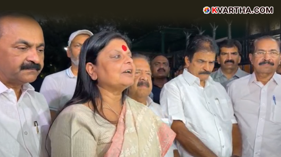 AICC General Secretary Deepa Das Munshi addressing the media in Delhi.