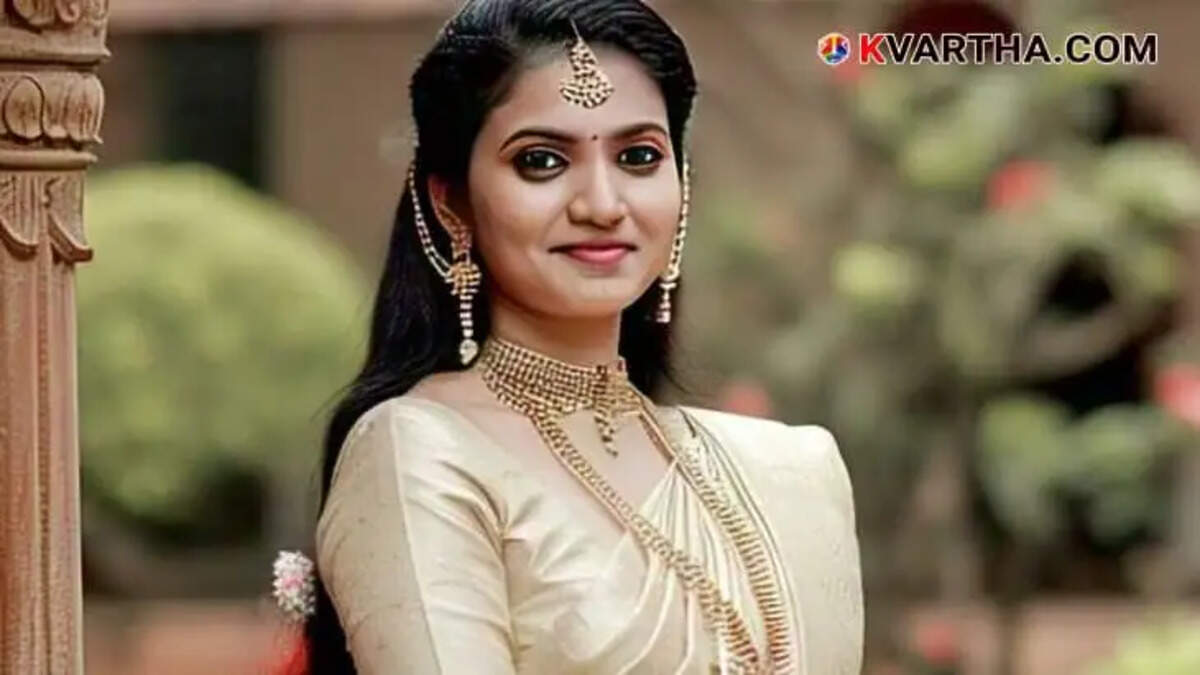  Bride Representing Kerala Gold Price May 08