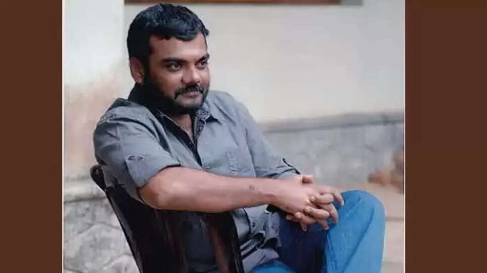 Case against writer Santhosh Echikkanam dismissed, Casteist Remarks, Kerala High Court, Literary Festival.