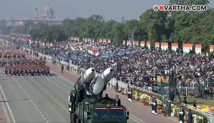  76th Republic Day parade at Kartavya Path showcasing military might.1