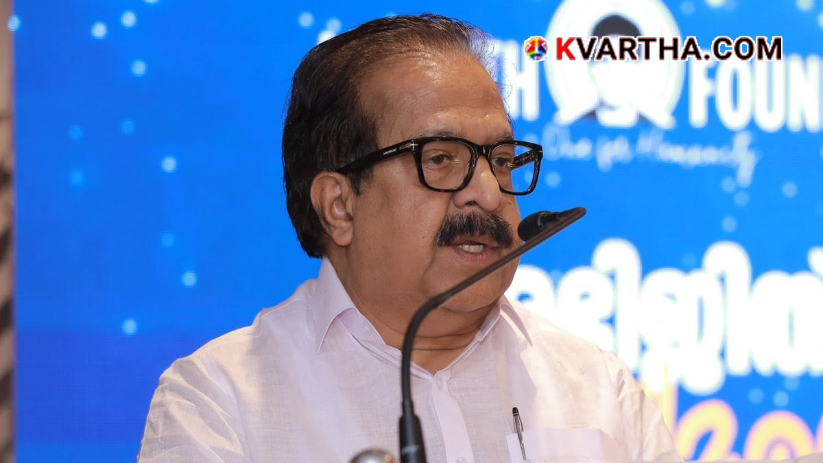 Home Minister Ramesh Chennithala speaking to media