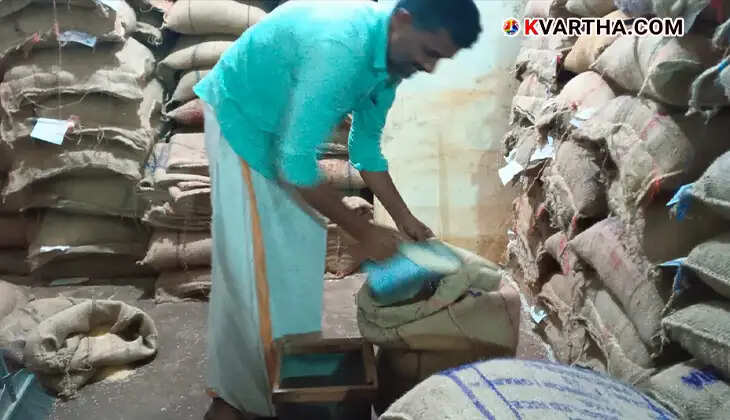  Ration dealers protest in Kerala