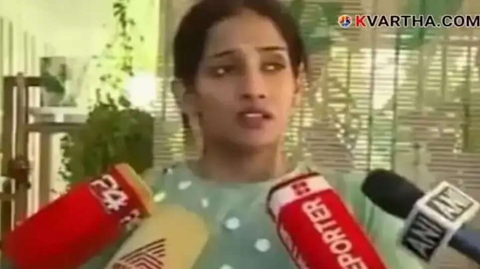 Aarathi, daughter of Pahalgam attack victim, expressing her views.