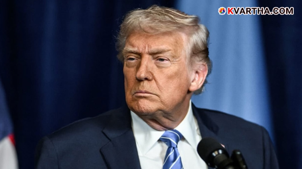 US President Trump's policies are being discussed in front of the White House in Washington.