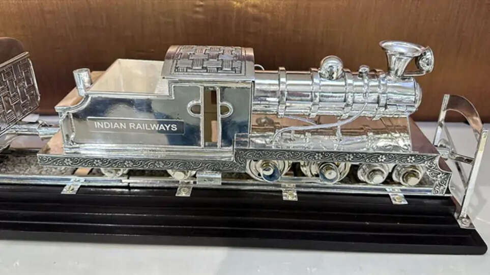 Modi's gifts to US President and wife