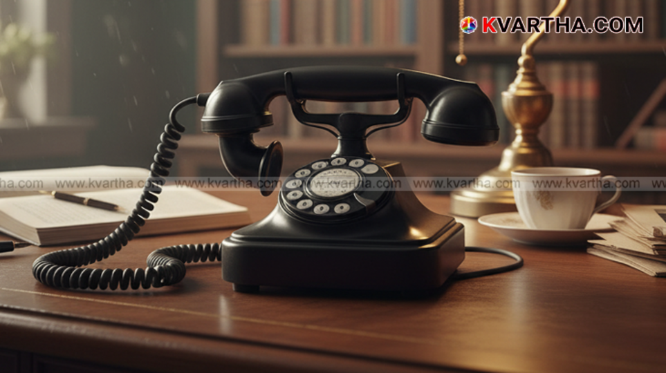 Person holding a smartphone with India's emergency helpline numbers on the screen.