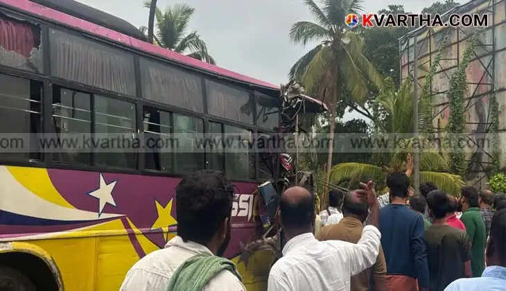 Bus and Lorry Collision in Kannur Injures 10; Two Critical