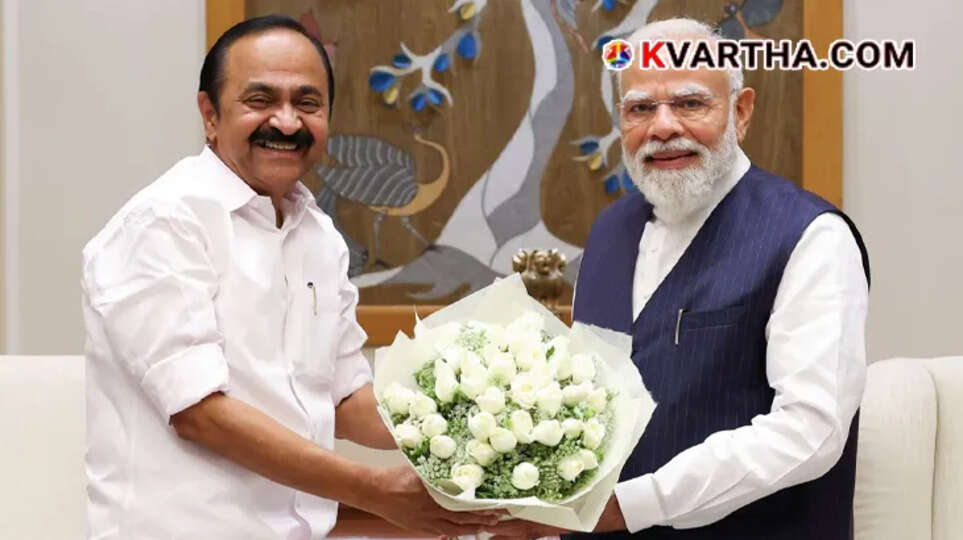  Kerala Chief Minister V.D. Satheesan exchanging greetings with Prime Minister Narendra Modi in New Delhi
