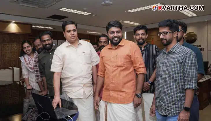 A.N. Shamsheer launching Youthdhara Literature Festival website