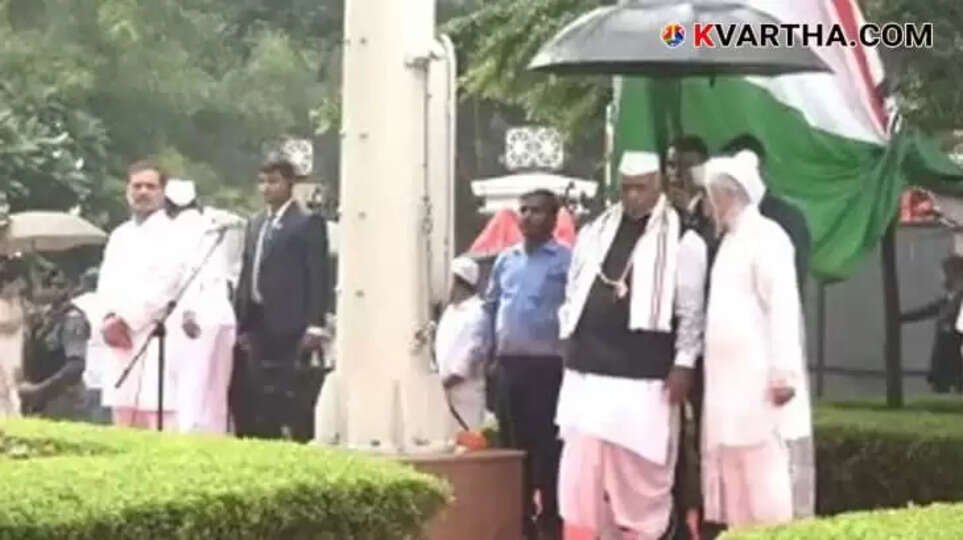 Congress Leaders Rahul Gandhi and Mallikarjun Kharge Absent from Red Fort Independence Day Celebrations