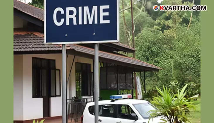  Police examining crime scene at Thiruvathukkal house in Kottayam