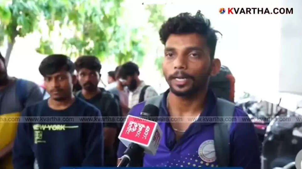 Karnataka students arriving at railway station after evacuation from Srinagar