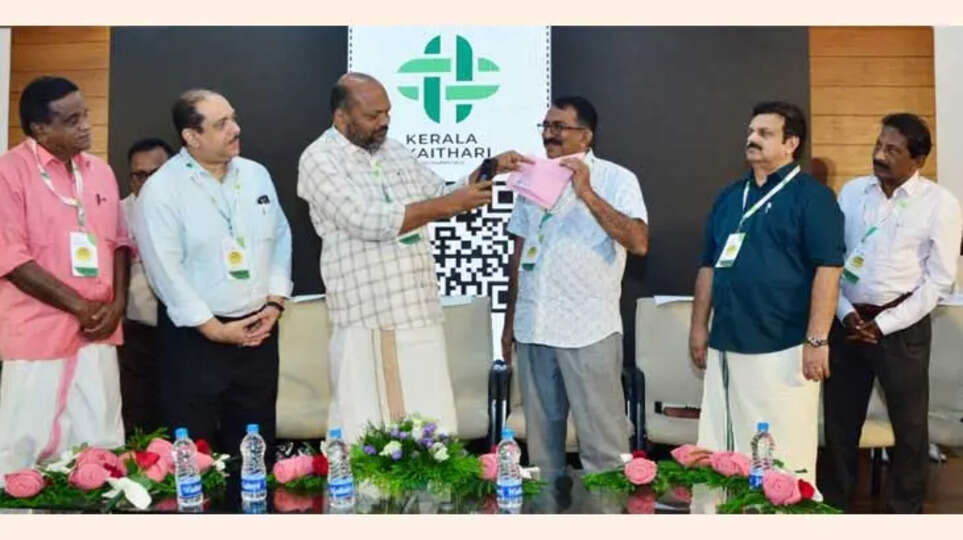 Minister P Rajeev emphasizes new designs in handloom